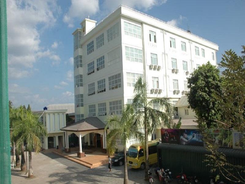 דאוויי Diamond Crown Hotel מראה חיצוני תמונה