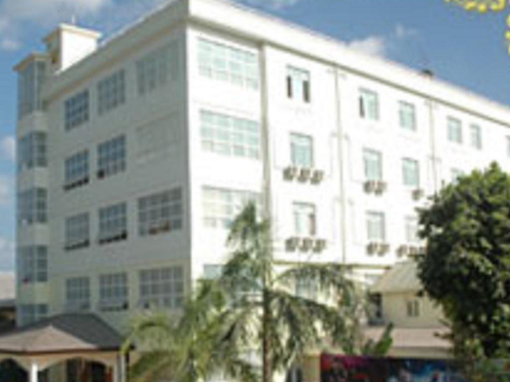דאוויי Diamond Crown Hotel מראה חיצוני תמונה