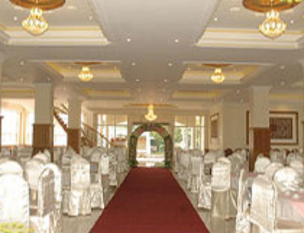 דאוויי Diamond Crown Hotel מראה חיצוני תמונה