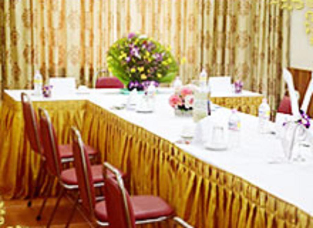דאוויי Diamond Crown Hotel מראה חיצוני תמונה