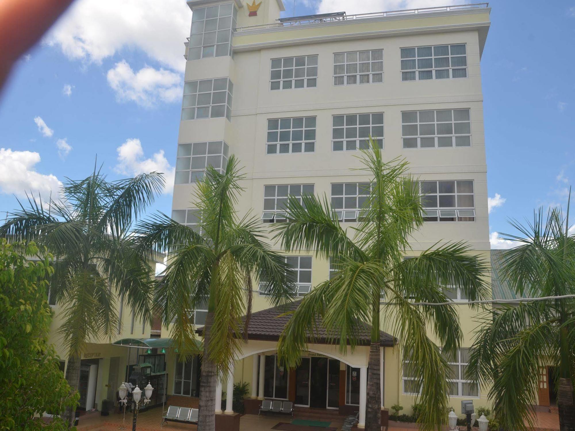 דאוויי Diamond Crown Hotel מראה חיצוני תמונה
