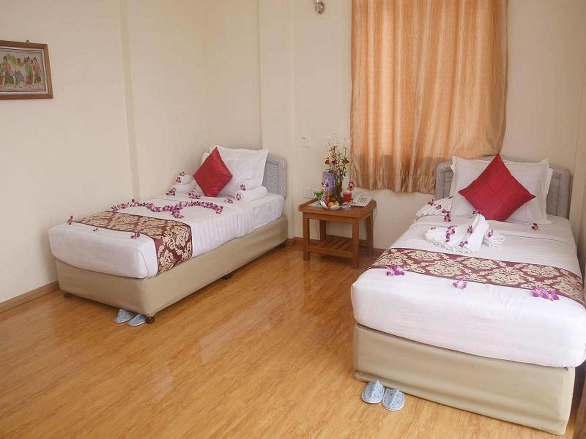 דאוויי Diamond Crown Hotel מראה חיצוני תמונה